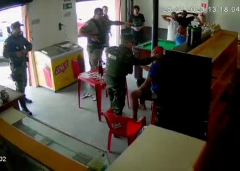 Vídeo: homem leva tapa no rosto e socos durante abordagem em Poços de Caldas