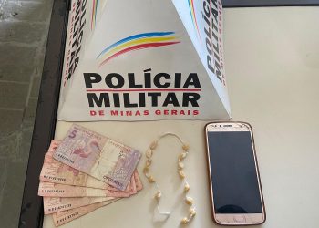 Homem é preso com 14 pedras de crack no centro de Poços; ele iria vender cada uma por R$ 10