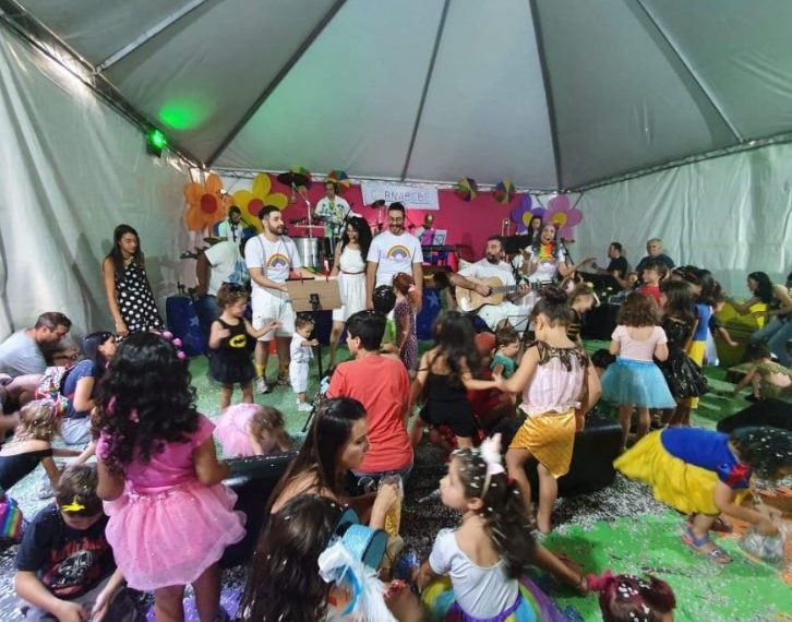 Carnabebê é opção de folia para as crianças em Poços de Caldas
