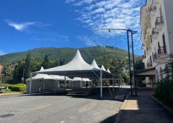 Estrutura do Carnaval em Poços de Caldas começa a ser montada