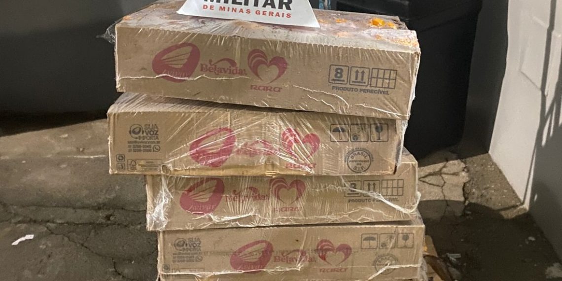 Jovem é preso depois de furtar alimentos de caminhão no centro de Poços de Caldas