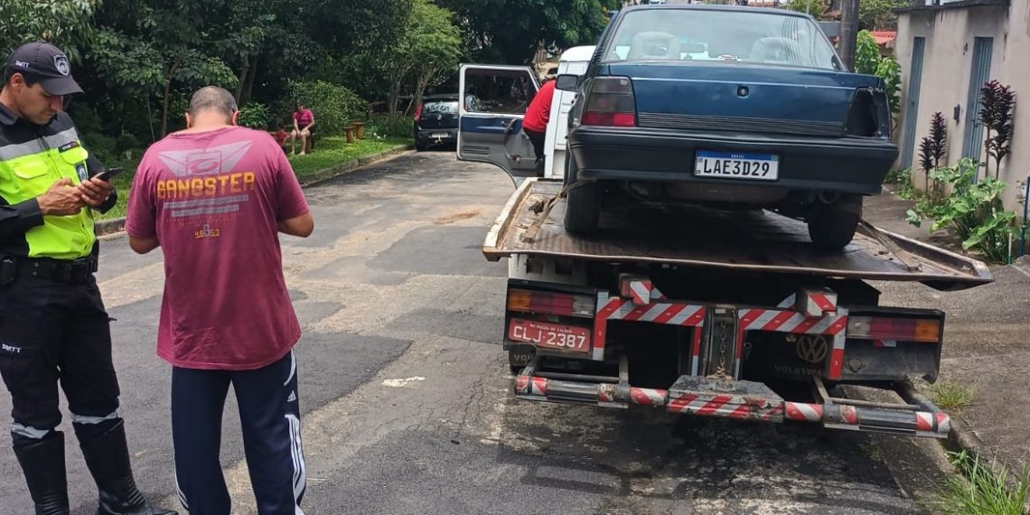 Demutran localiza veículo que havia sido furtado sexta (3) em Poços de Caldas