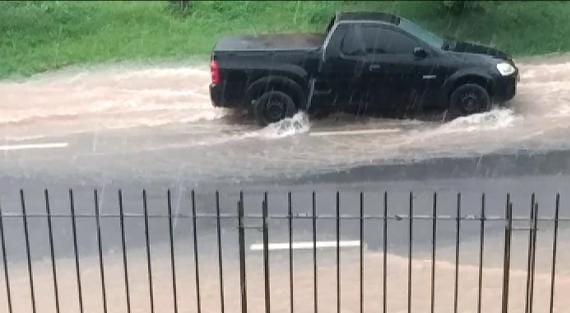 INMET alerta sobre tempestade em Poços