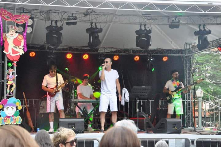 Confira as atrações musicais do Carnaval neste domingo em Poços