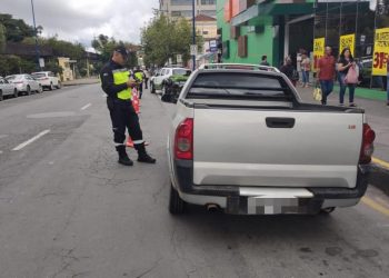 Veículo proibido de circular desde 2015 é apreendido pelo Demutran de Poços de Caldas