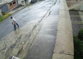 VÍDEO | Homem é flagrado após furto de máquina em Poços de Caldas
