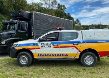 Caminhão com 116 multas é apreendido pela Polícia Militar Rodoviária em Poços de Caldas