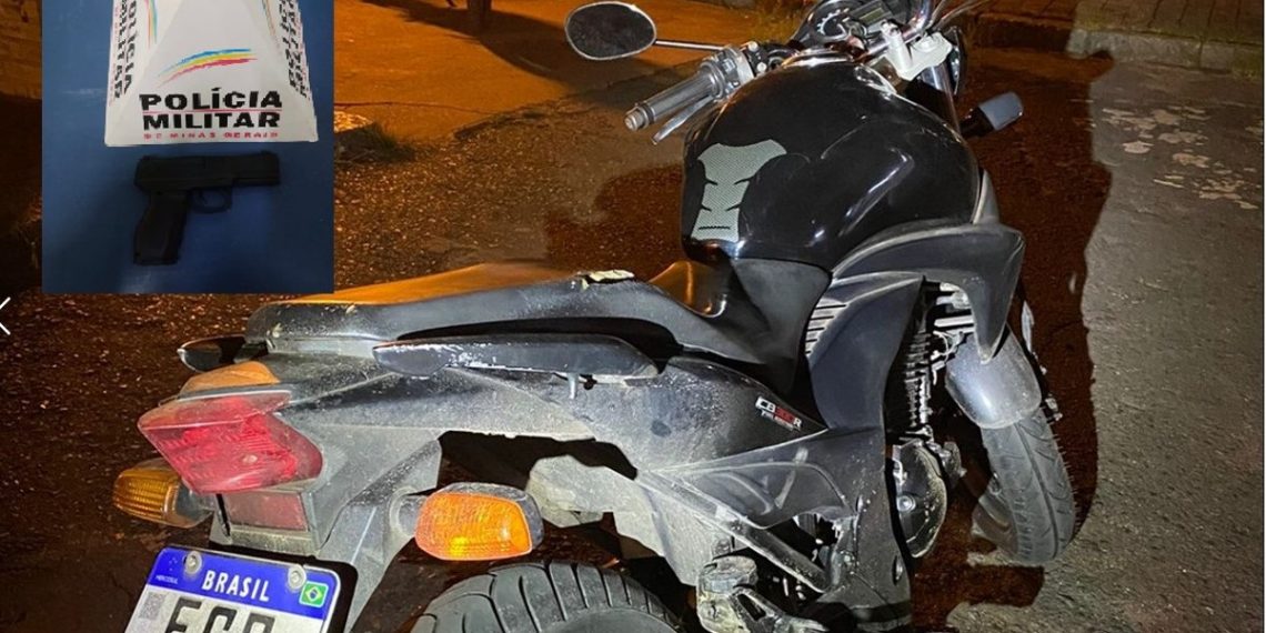 Polícia Militar prende dois homens e apreende moto roubada e simulacro de arma de fogo