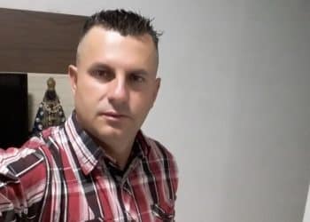 Homem morre após invadir casa da ex-esposa e ser baleado pelo atual namorado da mulher