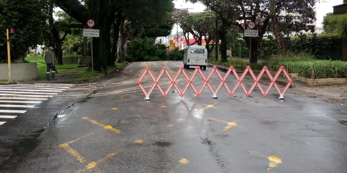 Atenção! Trecho da Avenida João Pinheiro é interditado em Poços