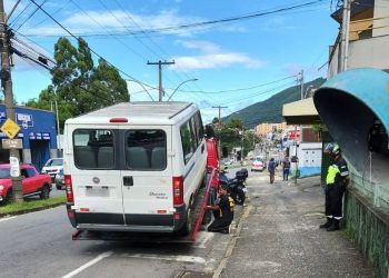 Demutran de Poços autua 19 veículos escolares durante duas semanas de fiscalização