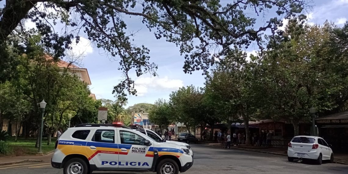 Donos de trailers de lanche terão até dia 27 para retirá-los do Parque José Affonso