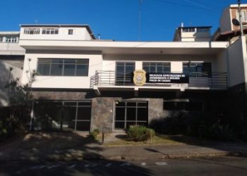 Homem é preso por descumprir medida protetiva em Poços