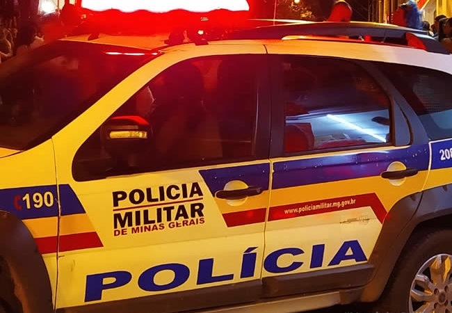 PM prende foragido e ainda descobre que o homem estava agredindo a ex-mulher em Poços de Caldas