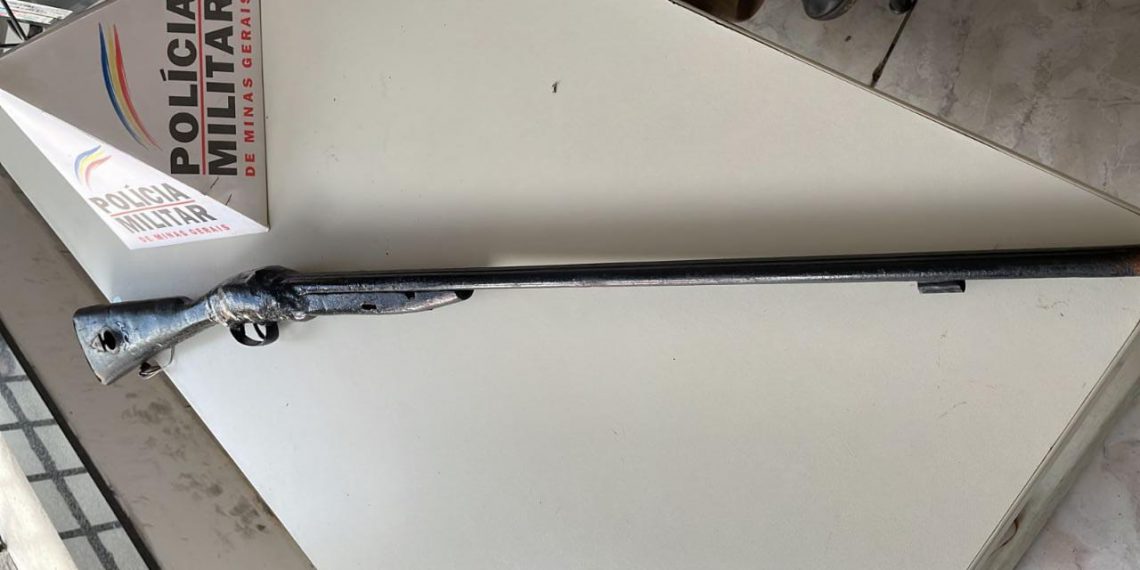 Homem é flagrado com espingarda próximo a presídio