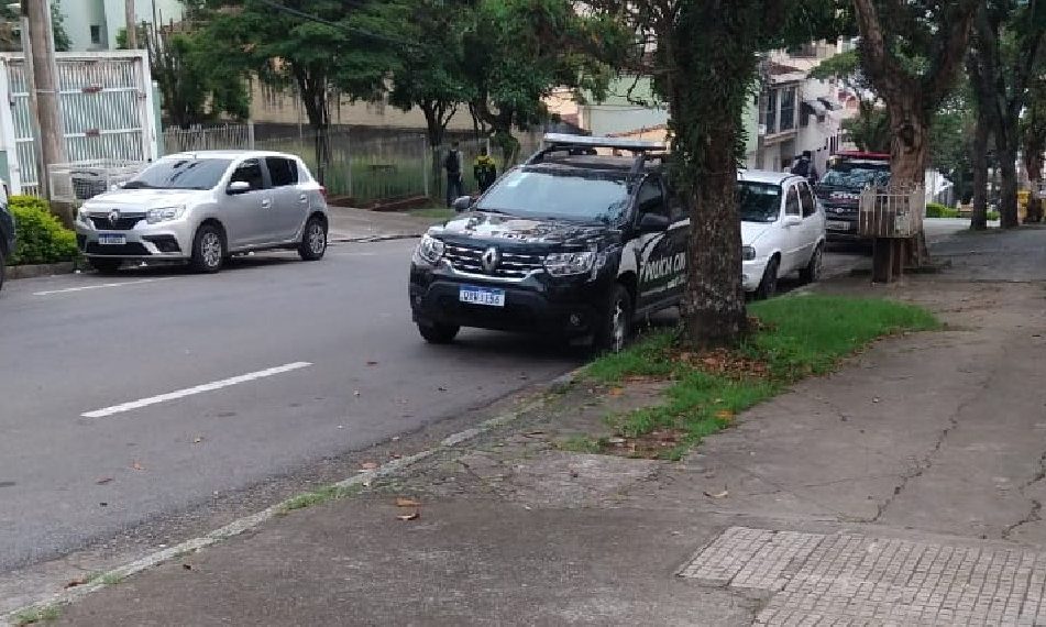 Casa e escritório de advogado são alvos de operação contra organização criminosa em Poços de Caldas