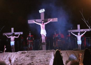 Encenação ‘Paixão e Morte de Cristo na Cruz’ volta aos palcos nesta Sexta-feira Santa em Poços de Caldas
