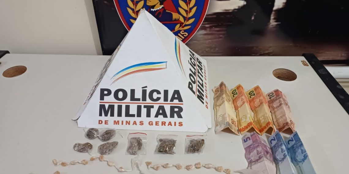 Adolescente é apreendido com 50 pedras de crack em Poços