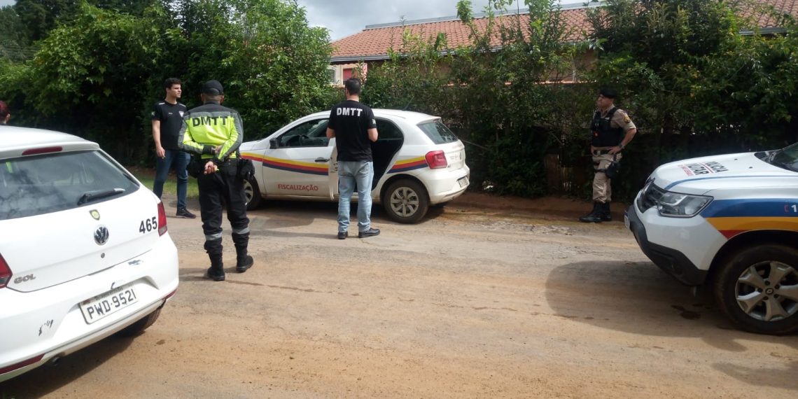 Demutran recupera carro furtado de empresa prestadora de serviços ao DER-MG em Poços de Caldas