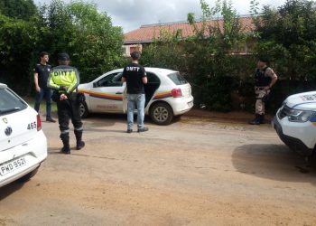 Demutran recupera carro furtado de empresa prestadora de serviços ao DER-MG em Poços de Caldas