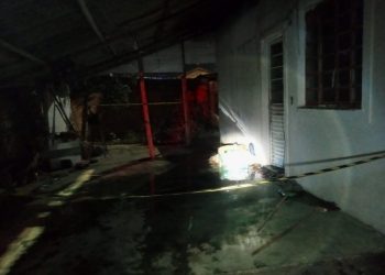 Incêndio em residência é controlado pelos Bombeiros na zona sul em Poços