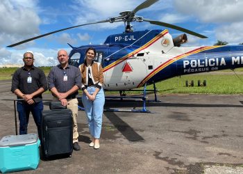 Helicóptero da 6ª BRAvE transporta médicos para captação de órgãos em Poços