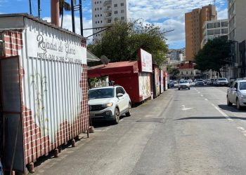 Donos de trailers da Praça dos Macacos pedem prazo de 90 dias para desocupação do local