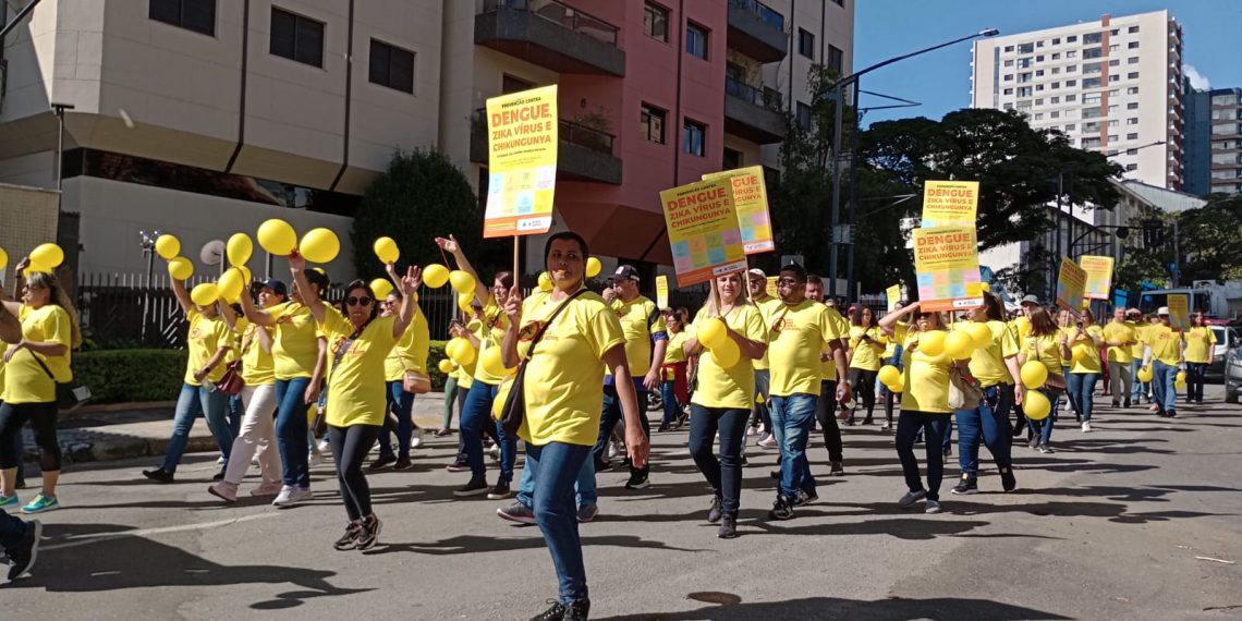 Passeata contra dengue é realizada em Poços de Caldas