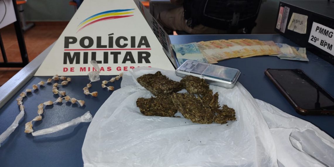 PM apreende drogas e infratores em operação contra o tráfico de drogas em Poços de Caldas