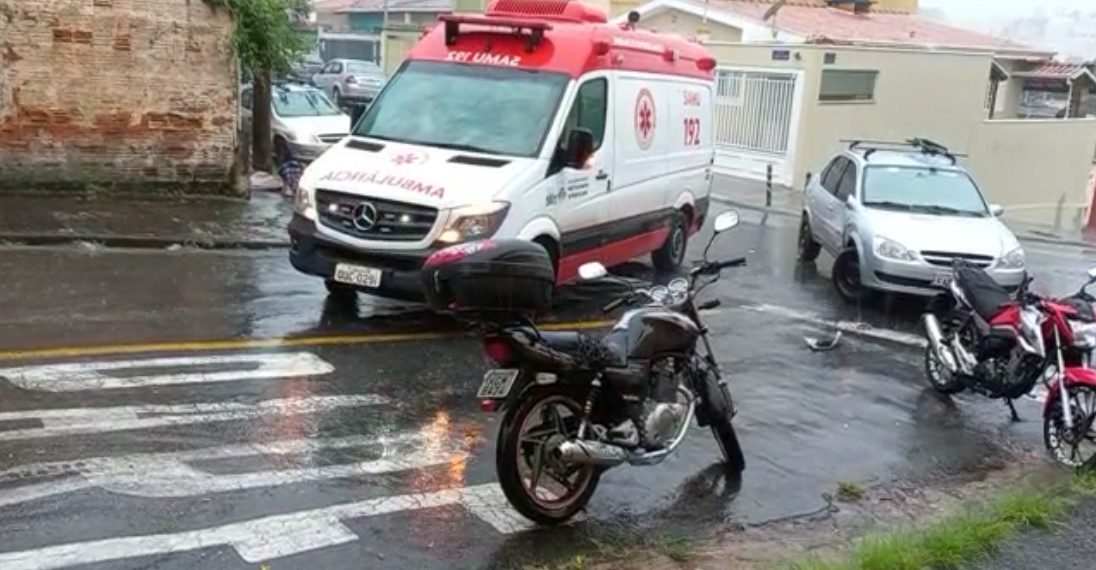 Motociclista fica ferido em acidente em Poços de Caldas
