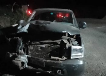 Acidente entre carro e caminhonete deixa dois feridos na BR-146