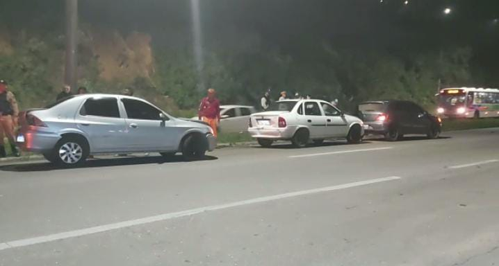 Acidente envolvendo 6 veículos é registrado em Poços de Caldas