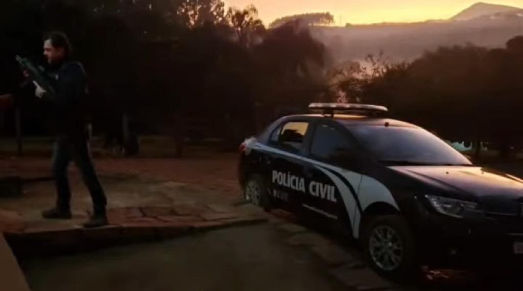 Fazendeiro é preso por porte e posse ilegal de armas após ameaça; suspeito pagou fiança de R$ 50 mil