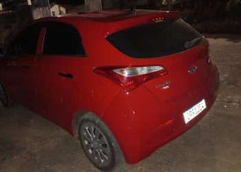 Polícia Militar apreende veículo clonado após perseguição a foragido da Justiça em Poços