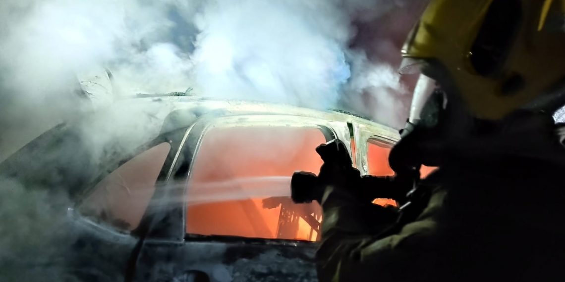 Incêndio consome veículo dentro do Pátio do Detran em Poços de Caldas