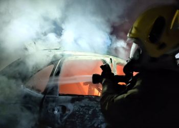 Incêndio consome veículo dentro do Pátio do Detran em Poços de Caldas