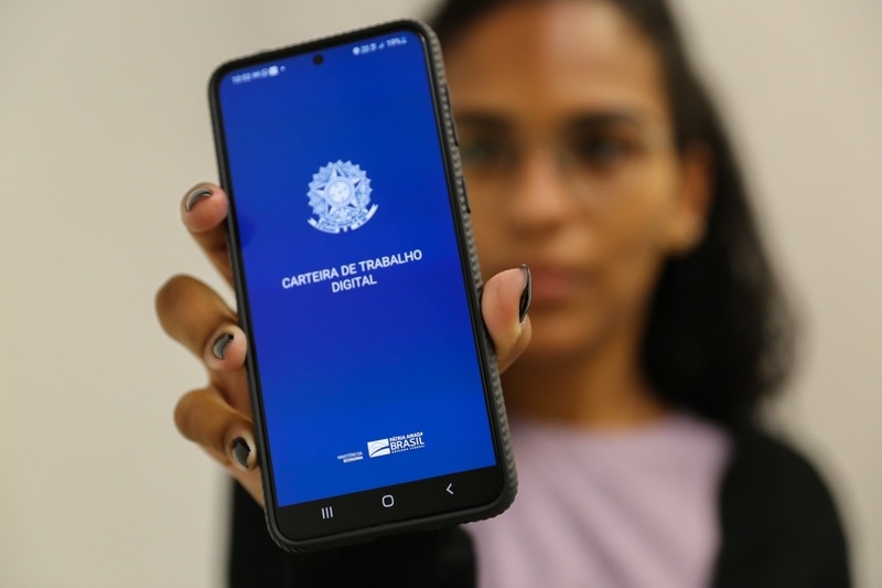 Poços inicia a semana com 135 vagas de emprego disponíveis no Sine