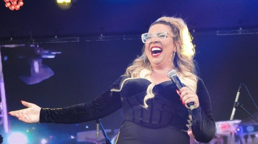 Shopping de Poços de Caldas receberá show cover de Marília Mendonça