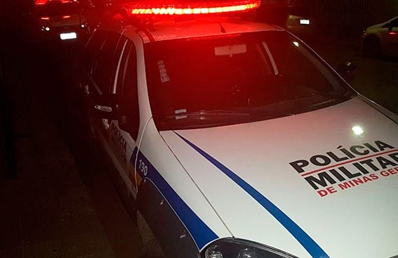 Homem é preso após matar ex-companheira a facadas e ferir filho de dois anos