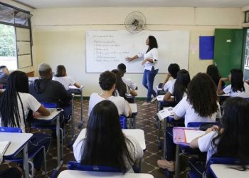 Governo nomeia mil professores para atuação na rede estadual em Poços de Caldas e mais 220 cidades