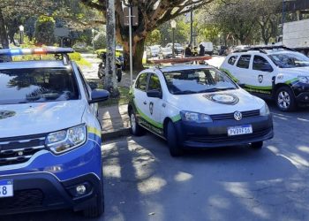 Fiscalização de trânsito e Operação Carga Pesada resultam em autuações e remoções de veículos em Poços de Caldas