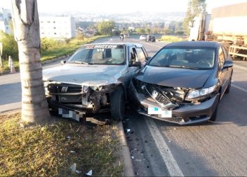 Acidente entre dois veículos é registrado na Rodovia do Contorno em Poços de Caldas