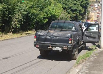 Caminhonete furtada em 2018 é recuperada em Poços