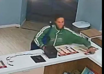 Mulher furta celular em loja no centro de Poços de Caldas 