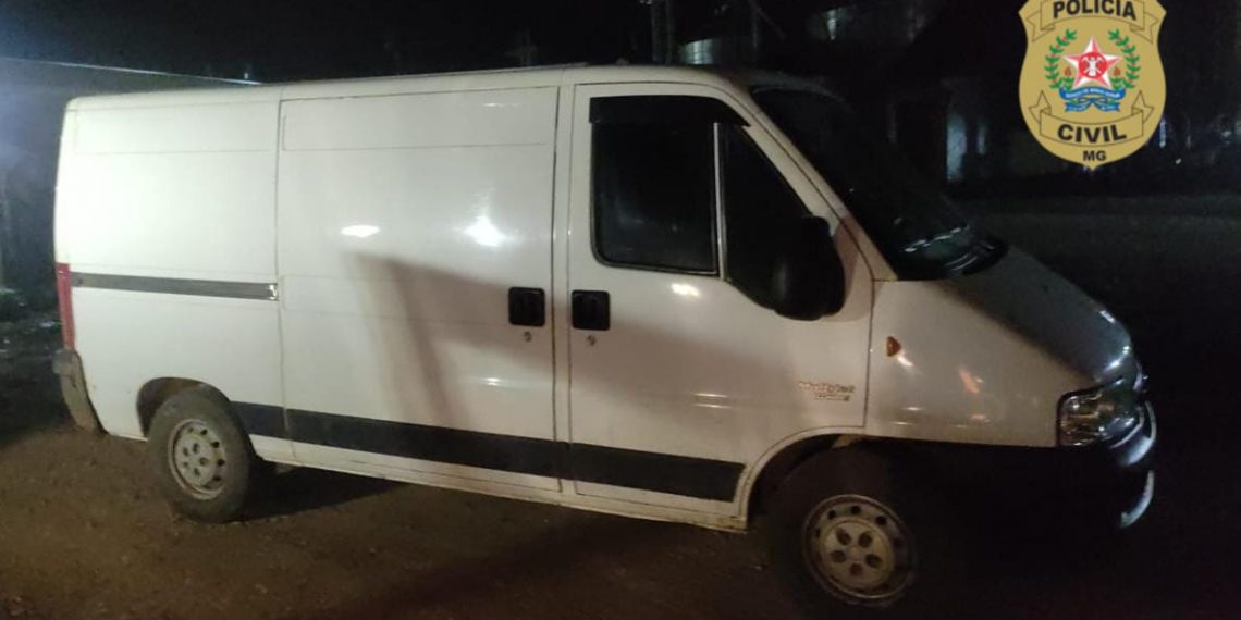 Polícia Civil recupera trator e furgão alvos de roubo e estelionato