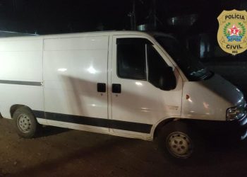 Polícia Civil recupera trator e furgão alvos de roubo e estelionato