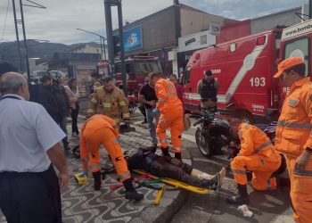 Homem fica ferido após atropelamento no centro de Poços de Caldas