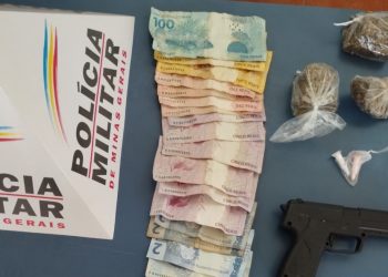 Operação da PM resulta em apreensão de drogas, arma falsa e dinheiro em Poços de Caldas