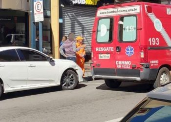 Mototaxista fica ferida em acidente no centro de Poços de Caldas