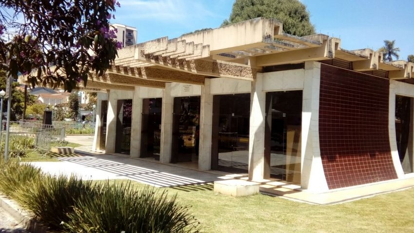 Confira o que abre e fecha na administração municipal nesta quinta em Poços